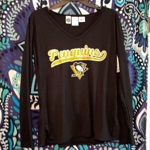 NWT women’s Penguins thin long sleeve shirt XL